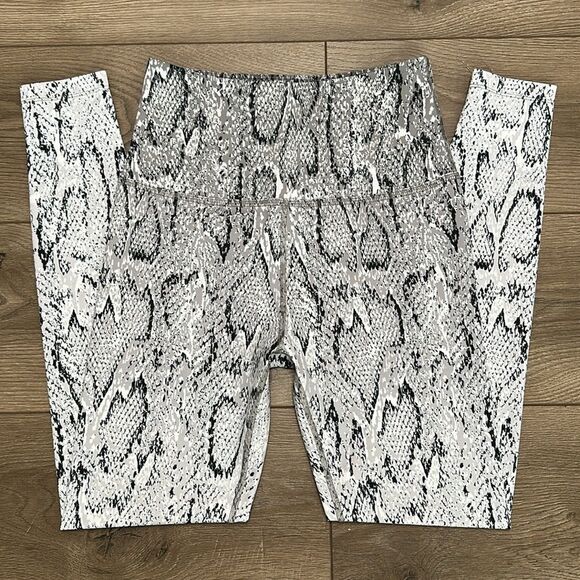 Beyond Yoga Ombré Snake High Rise  Leggings Gray White‎ Size Medium - Picture 1 of 10
